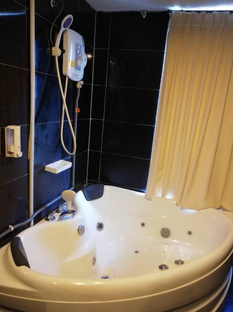 Фото Paragon City Hotel