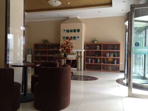 Гостиница GreenTree Inn Zhenjiang Gaotie Wanda Square Express Hotel в Чжэньцзяне