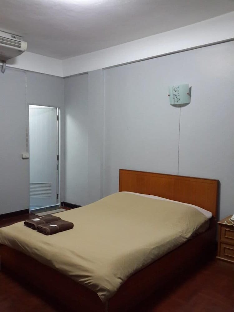 Фото White Orchid Inn