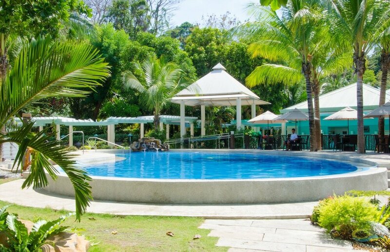 Гостиница Camayan Beach Resort