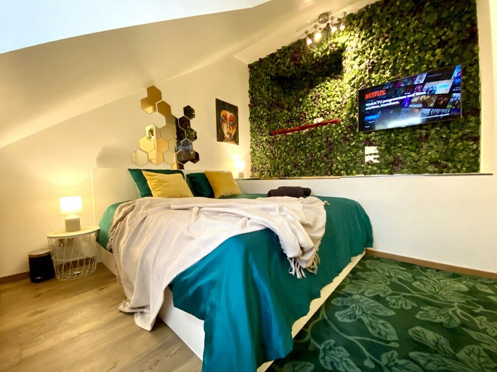 Фото Beautiful 1br Apt w View Historic Town