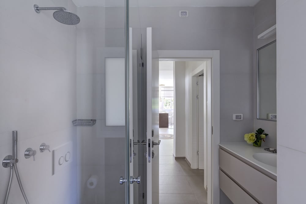 Фото Central17 by Tlv2rent