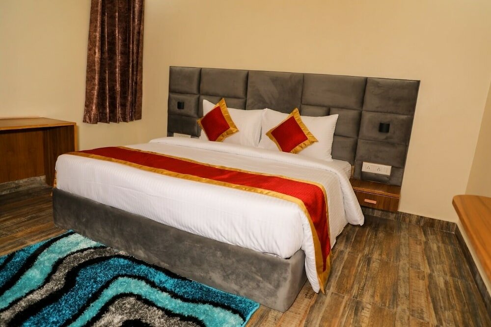 Фото Sarla Hotel Inn