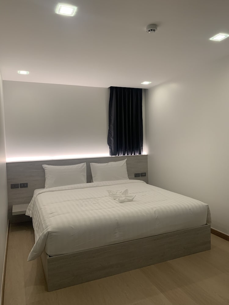 Фото Thana Wisut Hotel