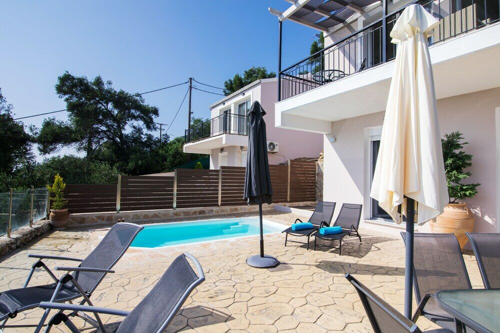 Фото Noir Luxury Suite by CorfuEscapes