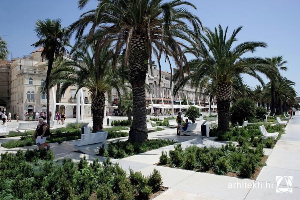 Фото Poetry House