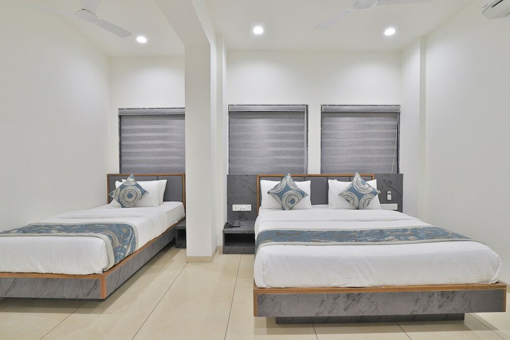 Фото Hotel Surat