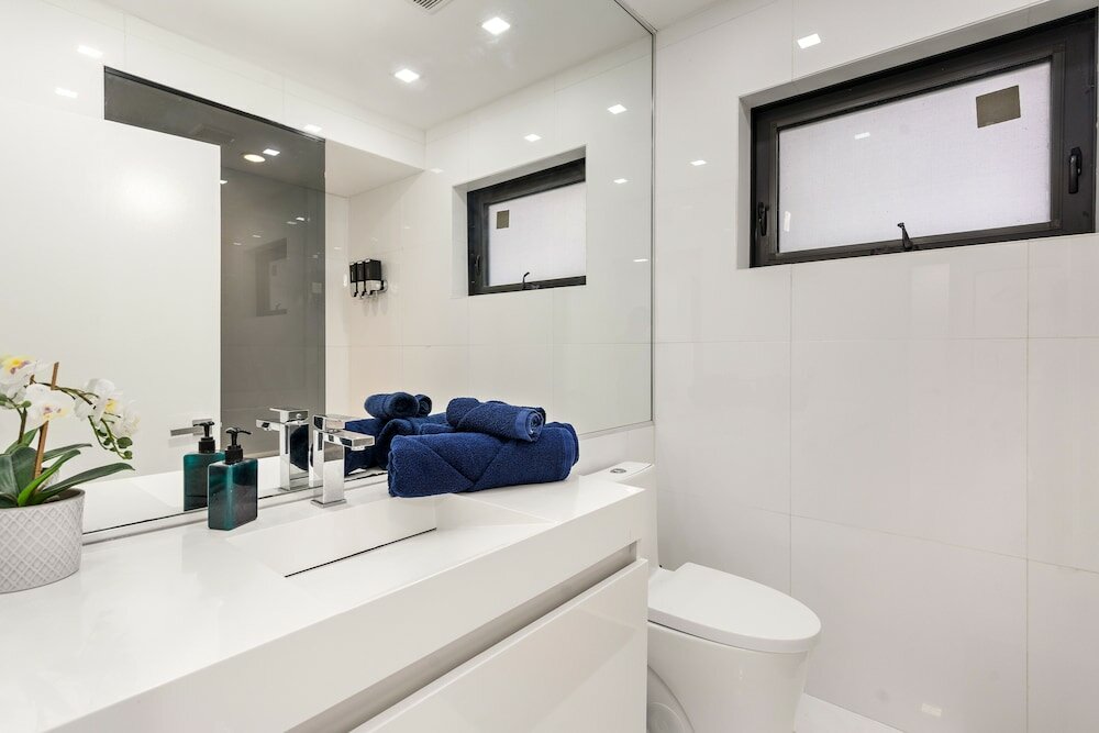 Фото Spacious Brand New 3bd Family House