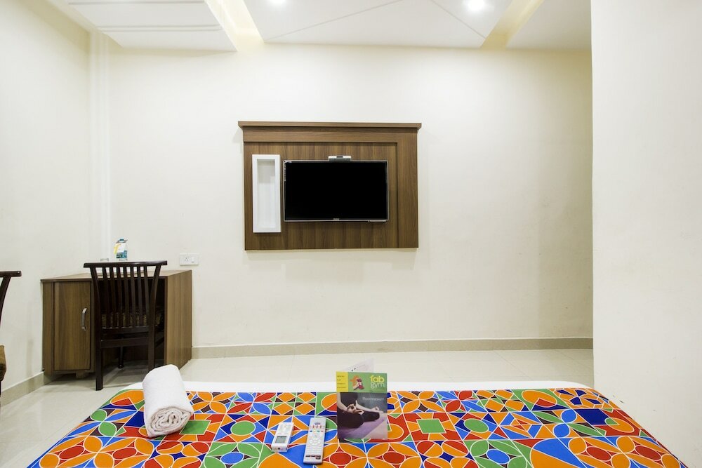 Фото Fabhotel Royal Villa