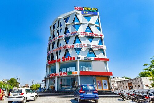 Fabhotel Royal City
