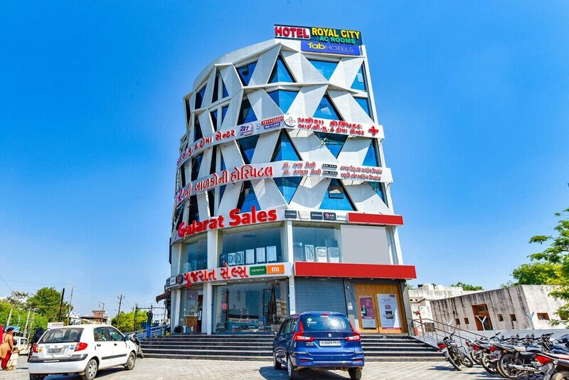 Гостиница Fabhotel Royal City