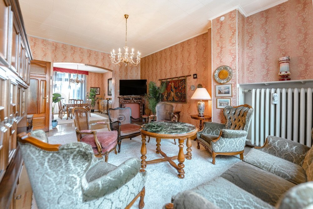 Фото Baroque Style Townhome Garden Patio Prkg