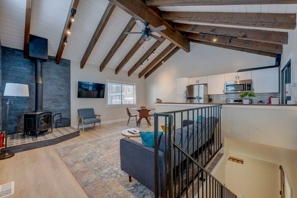 Фото 1br Cabin w outdoor Patio & Extra Bed