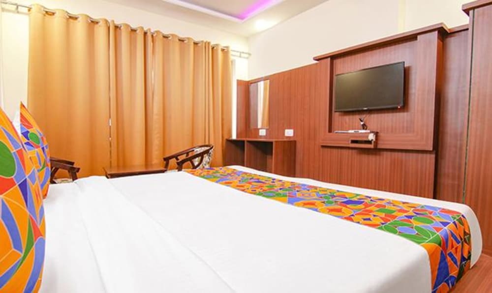 Фото Fabhotel The Castle