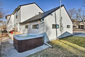 Гостиница Spacious Home w Hot Tub, ~ 3 Mi to Giant Springs!