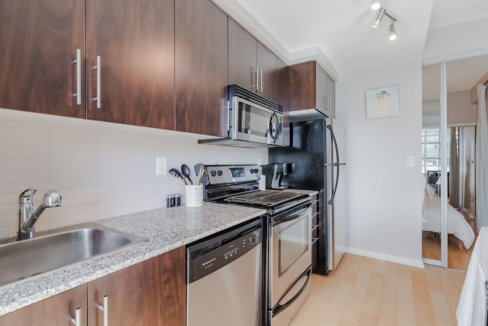 Фото Sterling Suites - Financial District