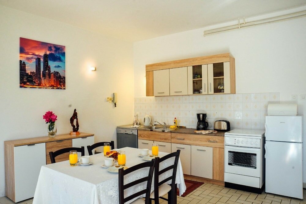 Фото Waterfront Apartment Petrovina