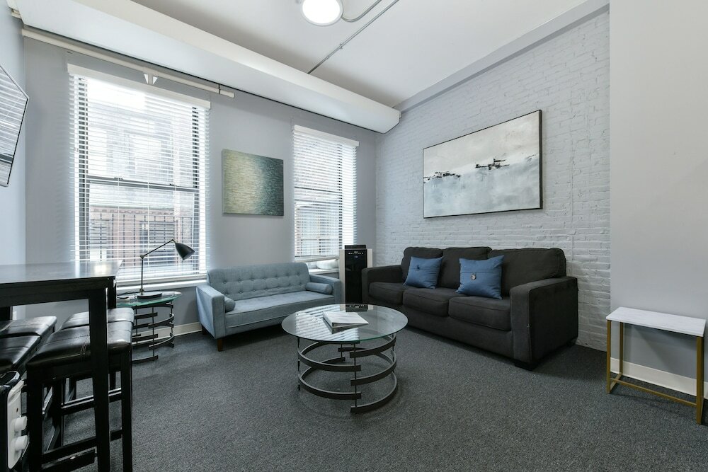 Фото Temple Place Suites