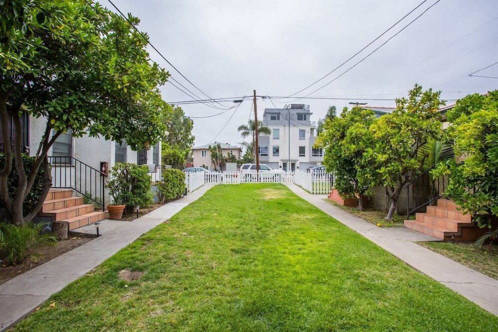 Фото Orange Tree Cottages Downtown