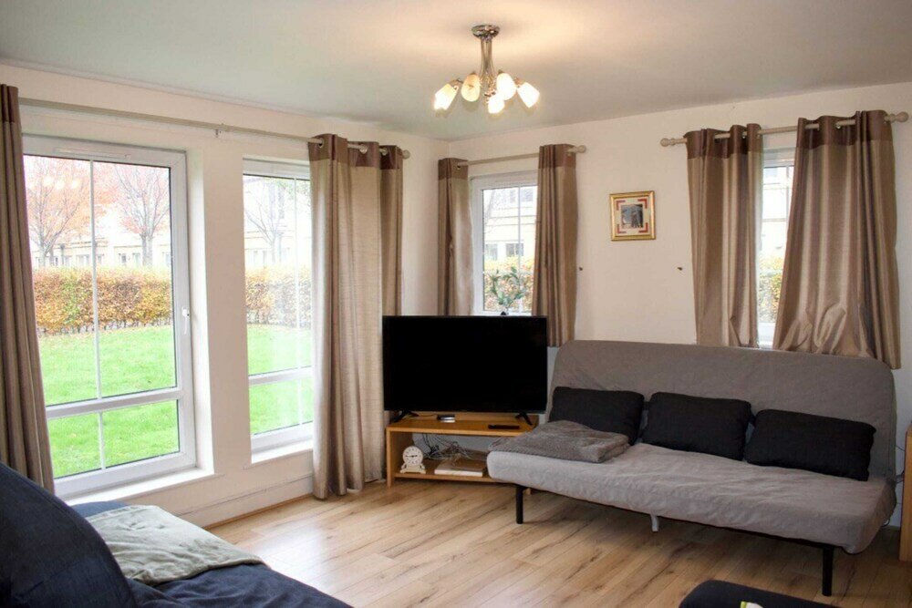 Фото Bright Apartment Close to City Centre