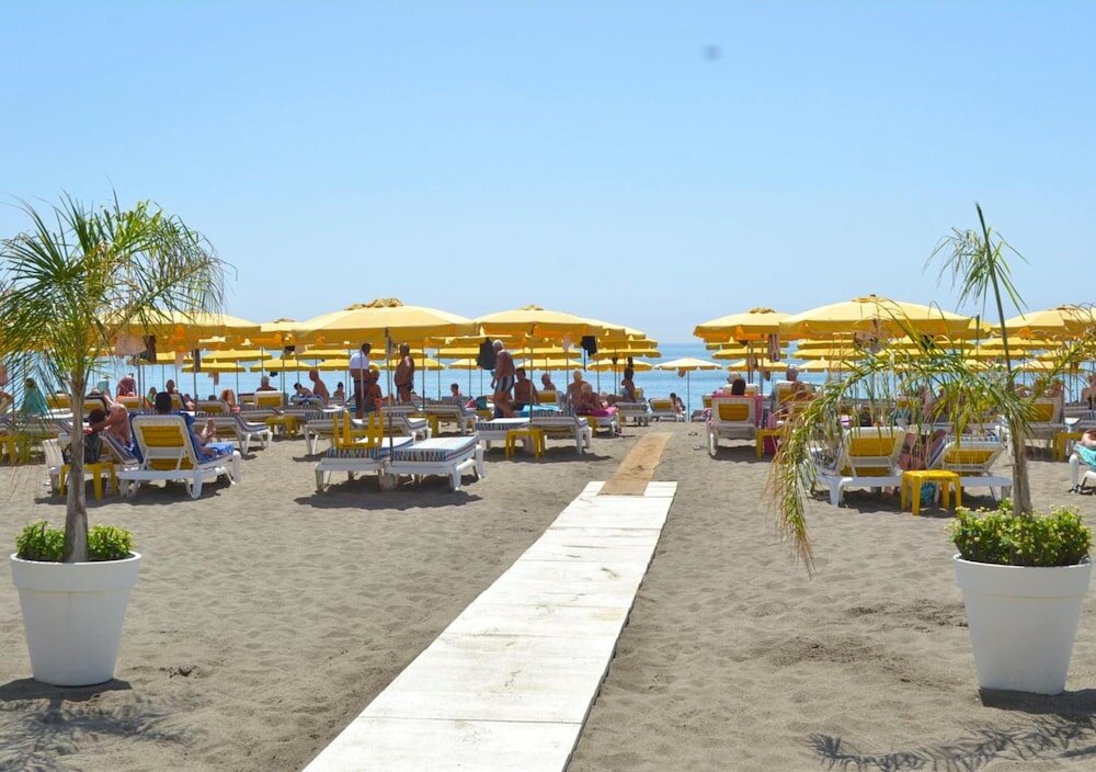 Фото Hof van Holland Carihuela