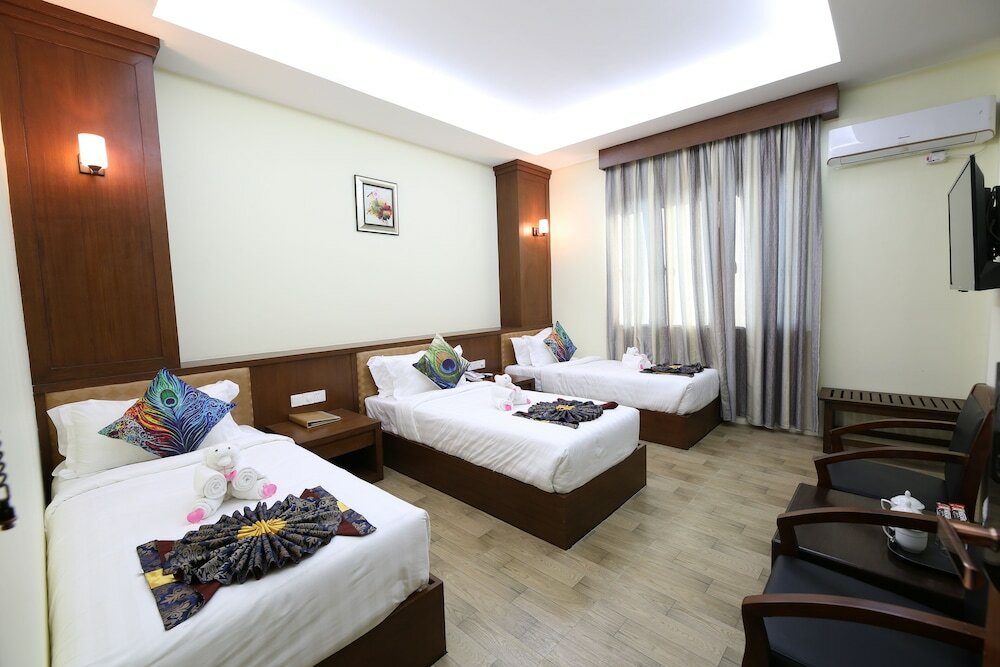 Фото Royal Peacock Hotel