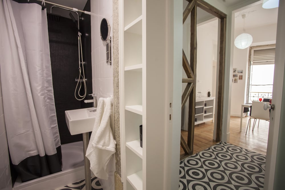 Фото Cool Lisbon Apartment