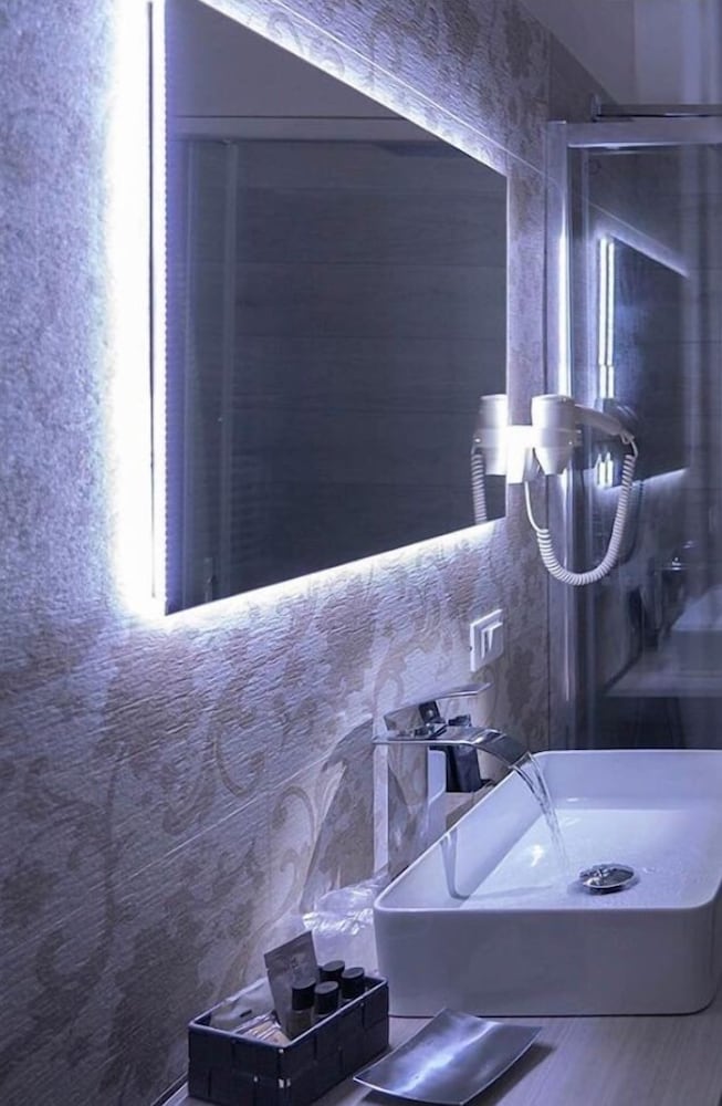 Фото Royal Gardens B&b Caserta