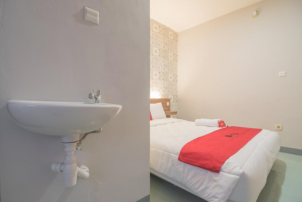 Фото RedDoorz @ Kiaracondong