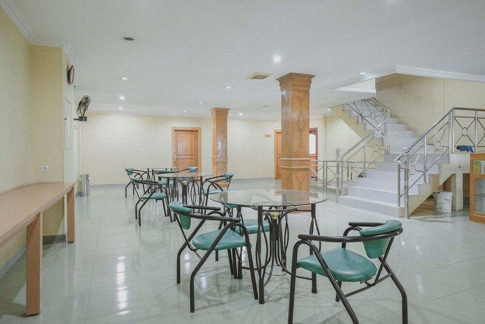 Фото RedDoorz Plus near Tugu Tari TheHok Jambi