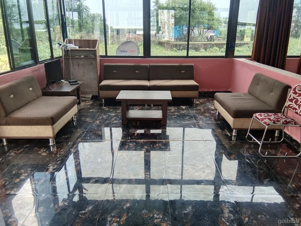 Фото Hotel Mandavgarh Residency