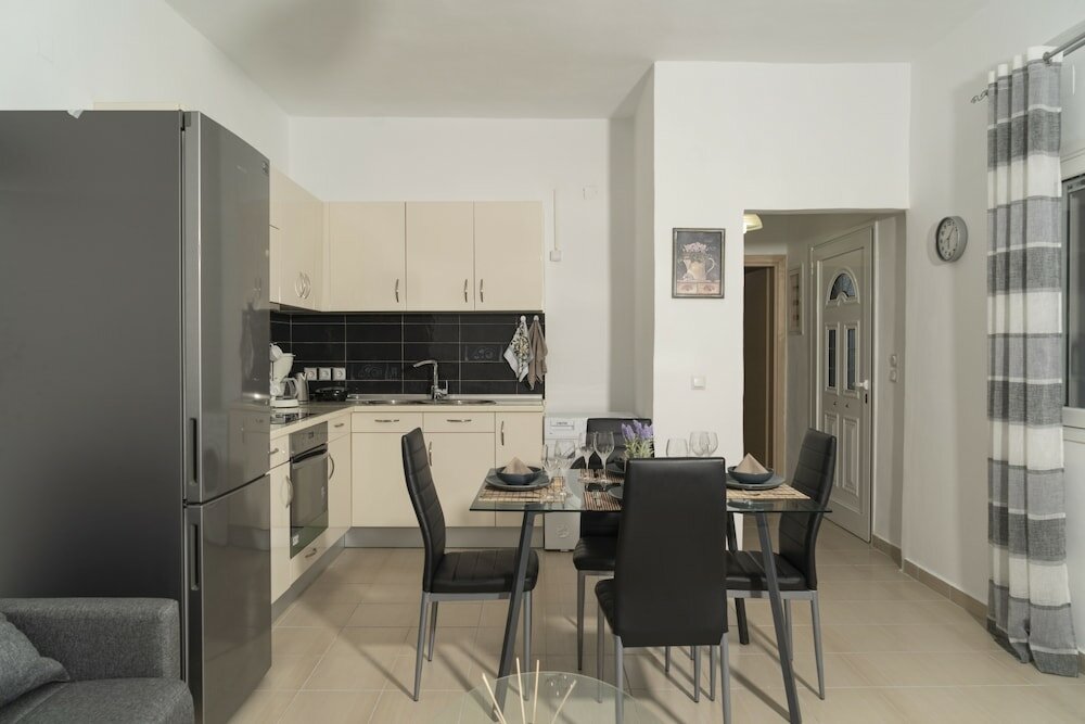 Фото Liz Apartment by CorfuEscapes