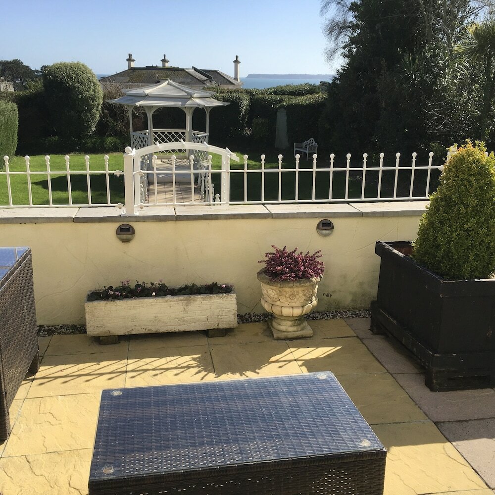 Фото Nethway Hotel