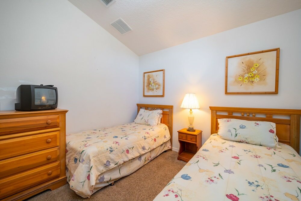 Фото 1114 4-bed Pool Home, Liberty Village Kissimmee