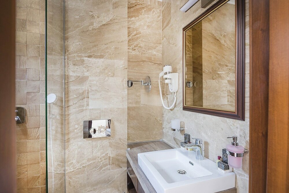 Фото Апарт-Отель Waikiki Tivat