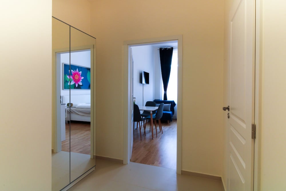 Фото Bouquet Apartments