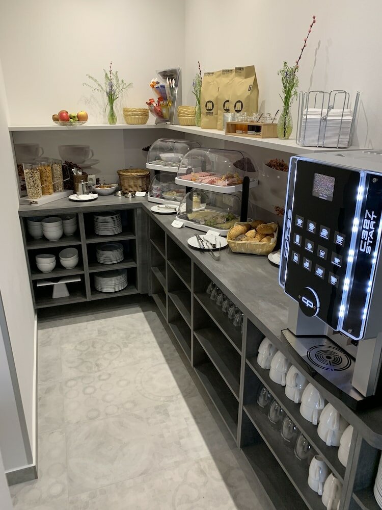 Фото Hotel Hanseat Stralsund