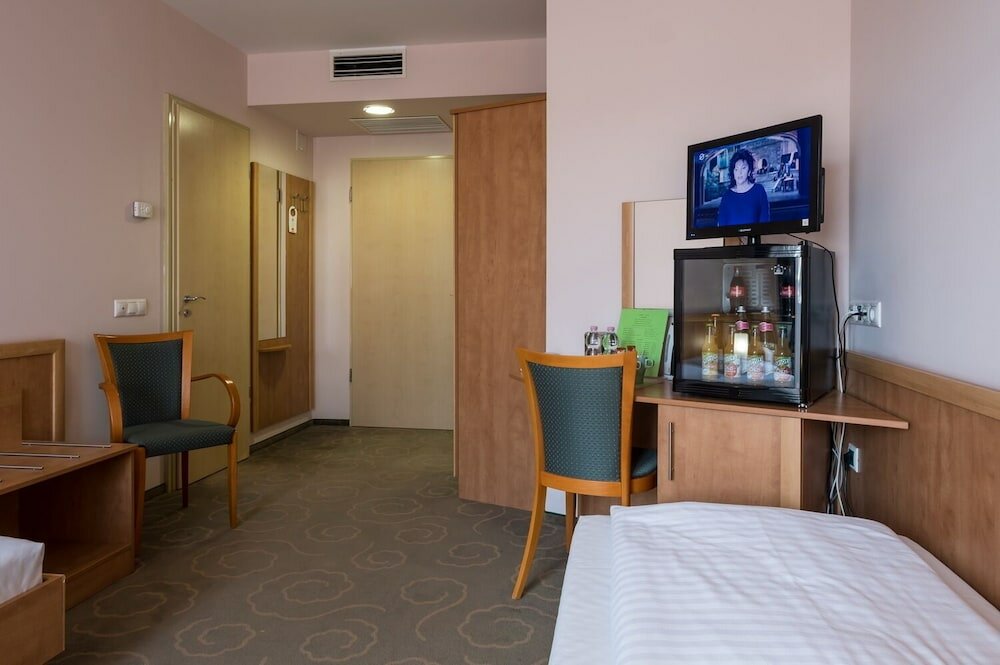 Фото Semiramis Business Hotel