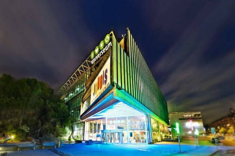 Фото отеля 1