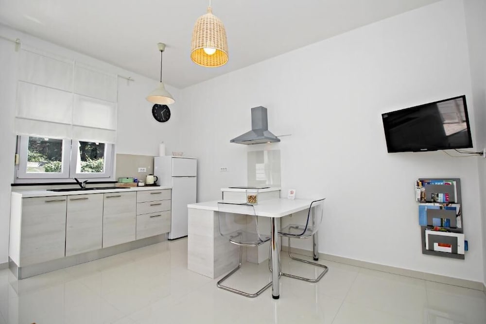 Фото Luxury Apartments Gold and Grey