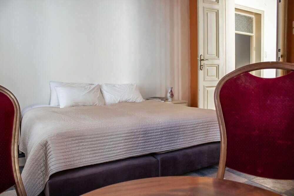 Фото Modern Downtown 3br by Ahlan Hospitality