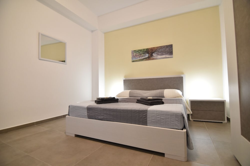 Фото The three diamonds of Marina di Ragusa