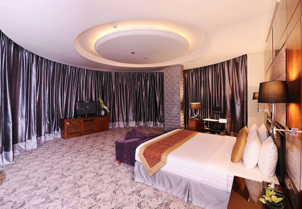 Фото Al Hamra Palace by Warwick