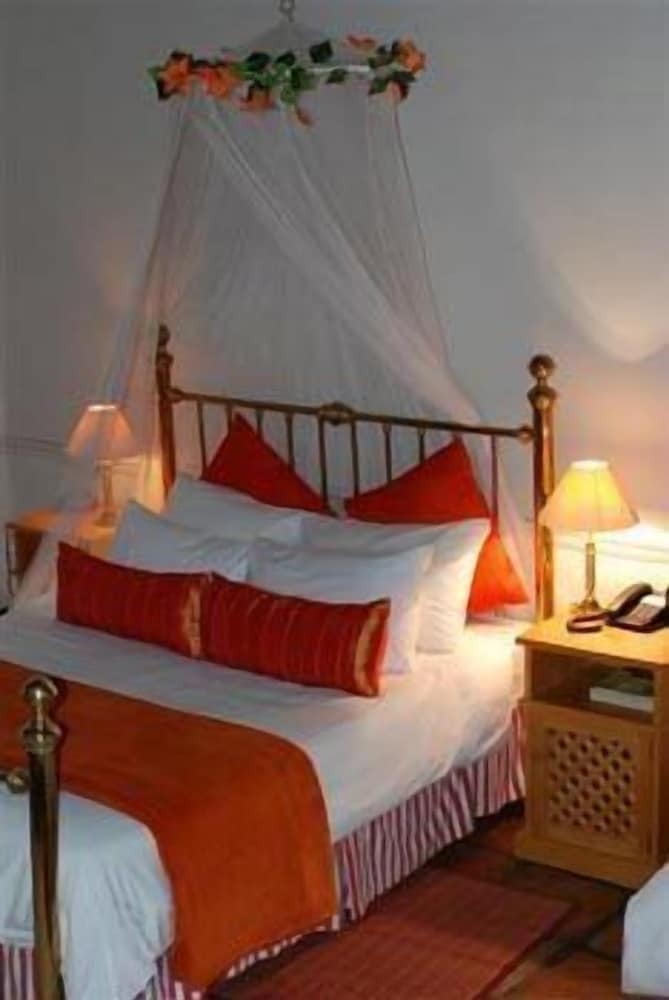 Фото Bellevue Manor Guest House & Wellness SPA Retreat