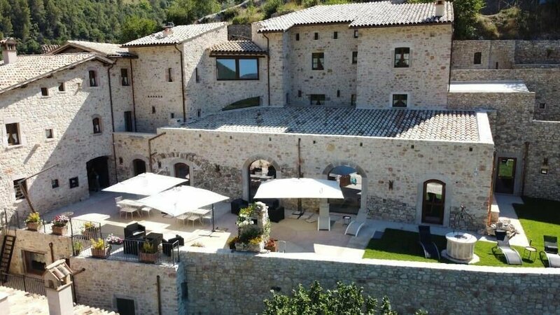 Гостиница Torre Del Nera Albergo Diffuso & SPA