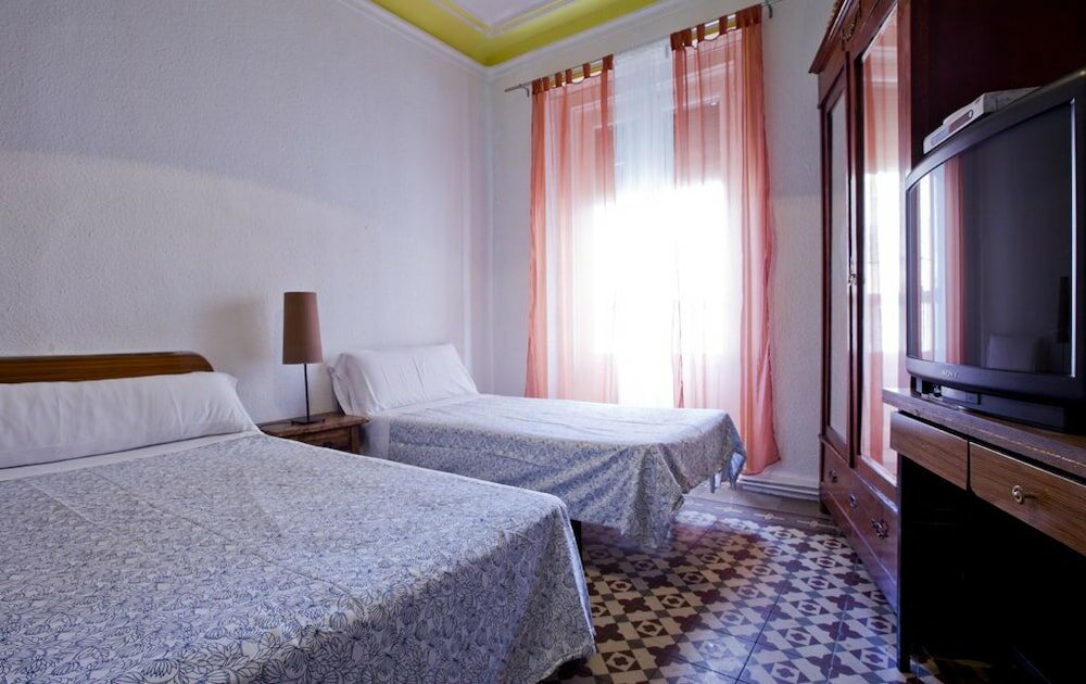 Фото Hostal Noviciado