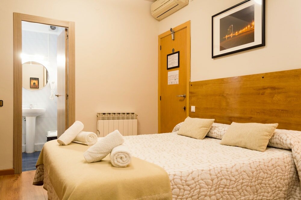 Фото Hostal Alogar