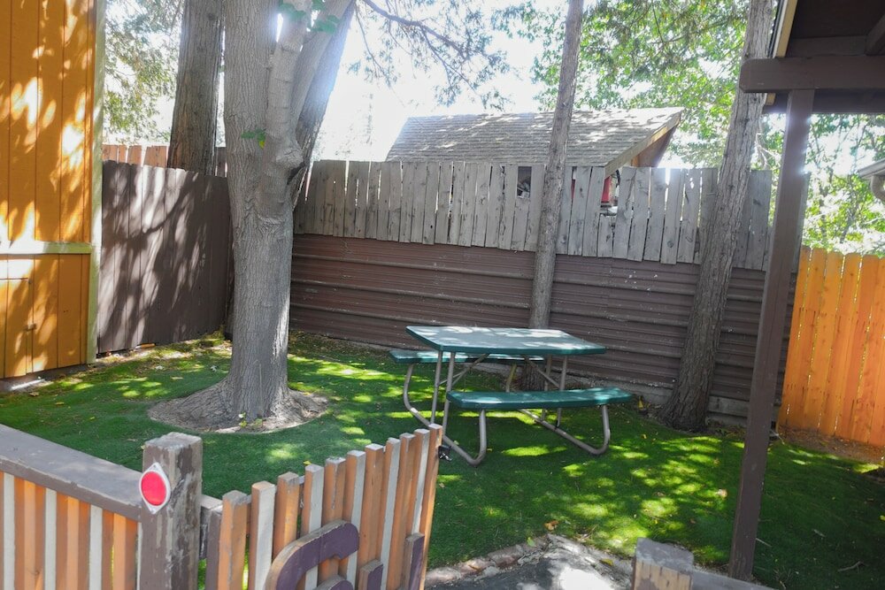 Фото Sleepy Hollow Cabins and Hotel