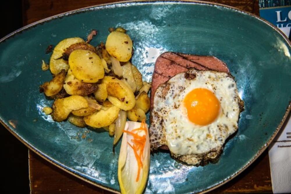 Фото Löwenbräu Köln Hotel & Restaurant