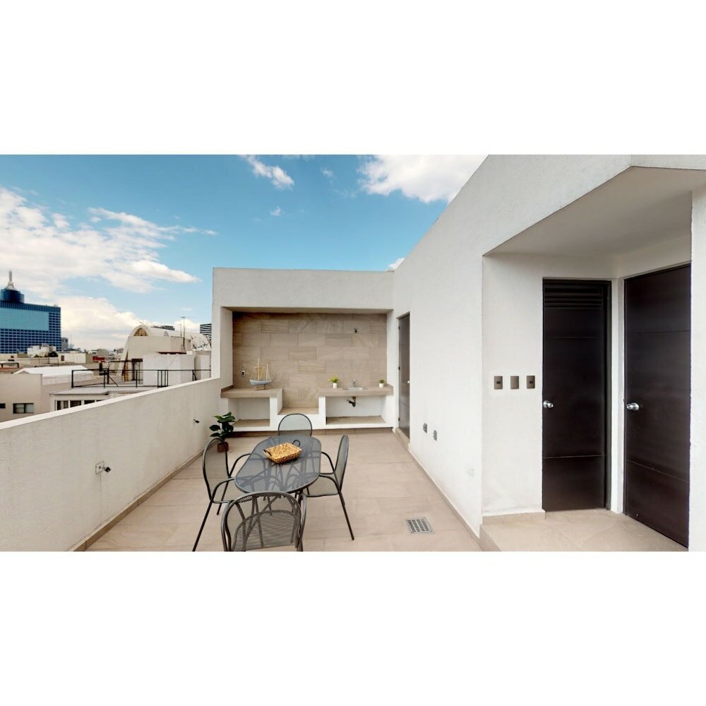 Фото Brand New Ph with Private Rooftop @ Wtc